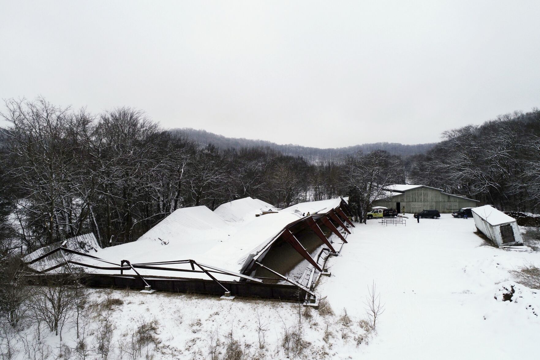 S Berry's Chapel Rd barn collapse